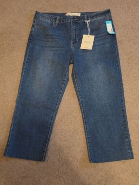 Classic Cropped Straight Jeans in Dark Blue